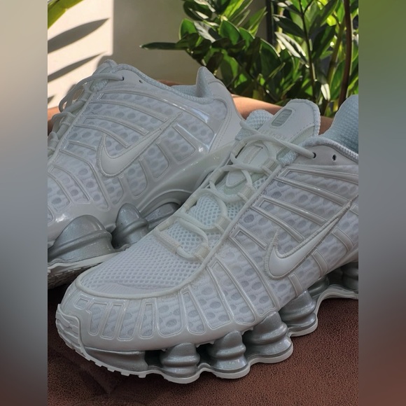 Nike 🔥 Shox TL Triple Sail White AR3566 103 Running Shoes Women’s Size 6 7 - Picture 2 of 15